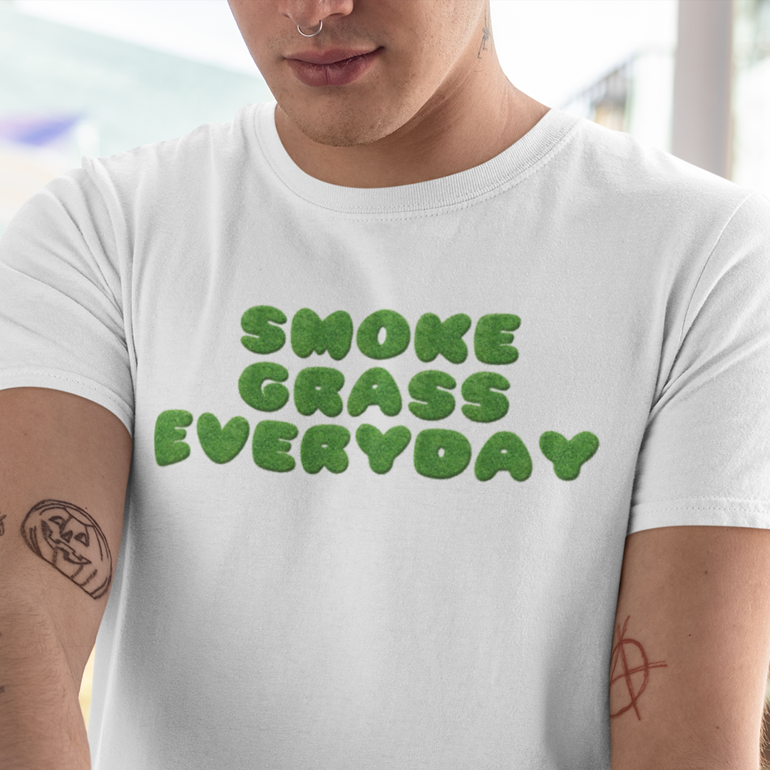 T-SHIRT SMOKE GRASS EVERYDAY