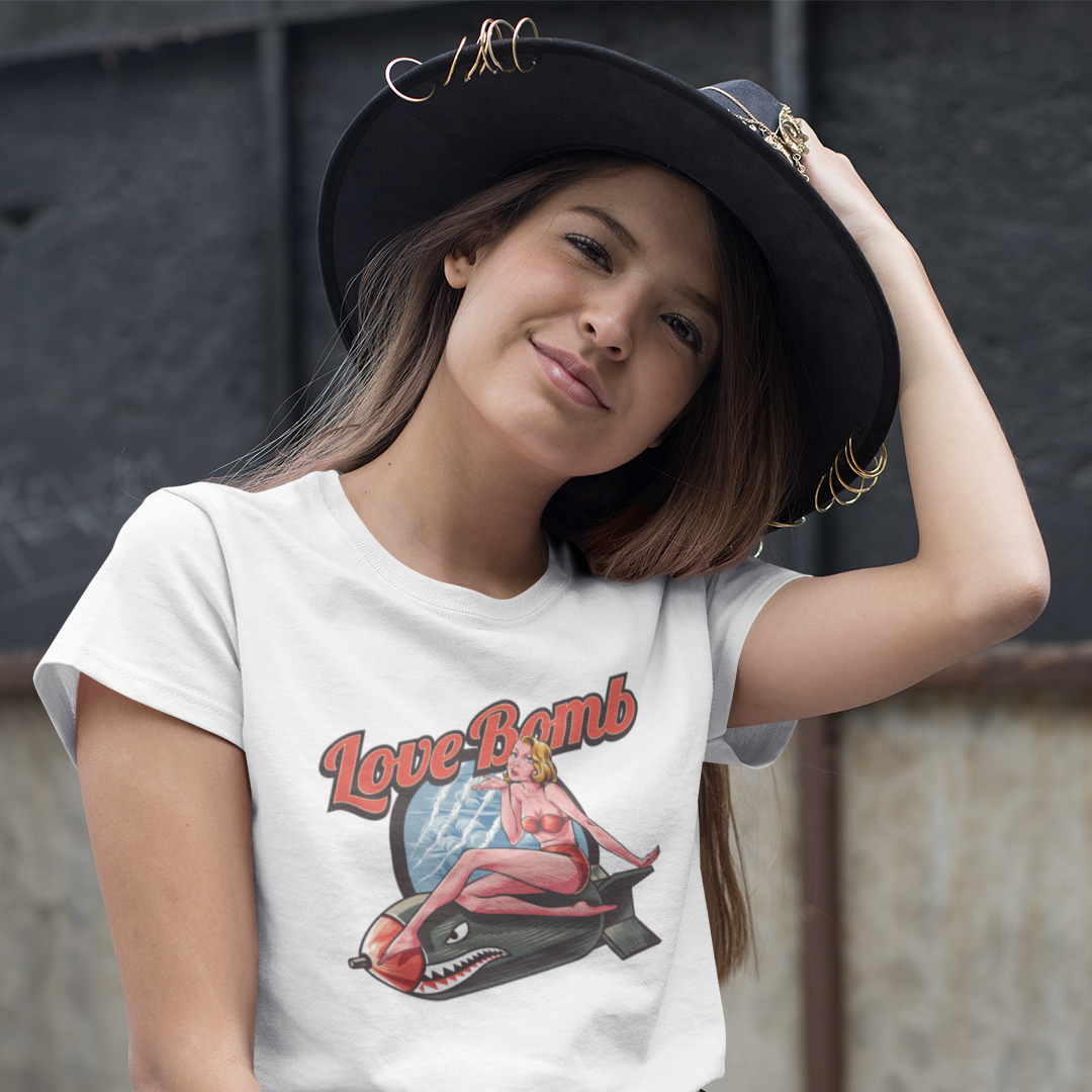 T-SHIRT LOVE BOMB